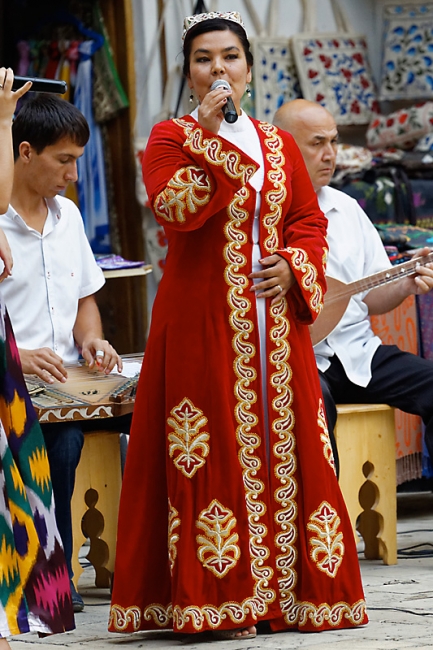 Défilé de mode, concert, danses-024